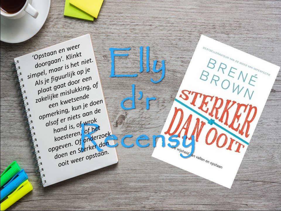 Bureaublad met rechts boek Sterker dan ooit, links notitieblok met korte recensie