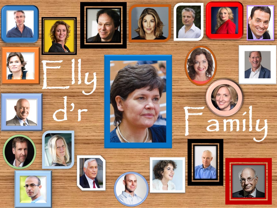 Bureau met foto's van mijn 'familie', met in het midden Kate Raworth.